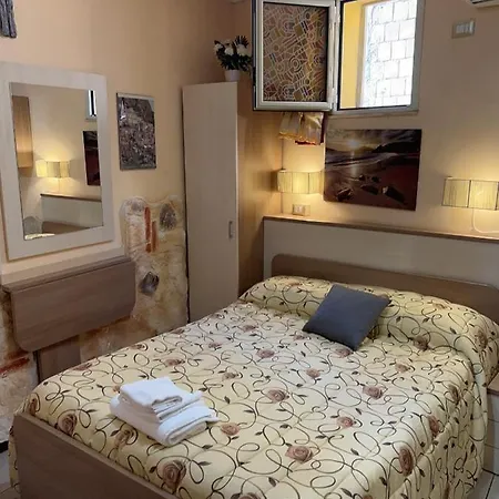 Golden Dreams Bed & Breakfast *