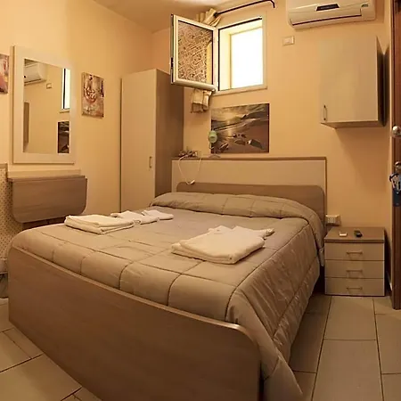 Golden Dreams Bed and Breakfast Ρέτζιο ντι Καλάμπρια