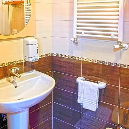 Golden Dreams 3*