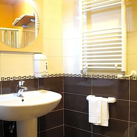 Golden Dreams Bed and Breakfast 3*