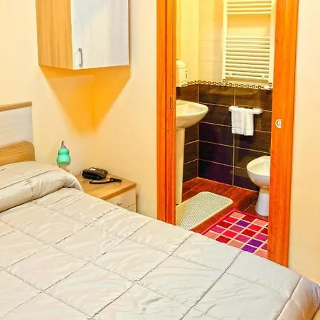 Golden Dreams Bed & Breakfast *